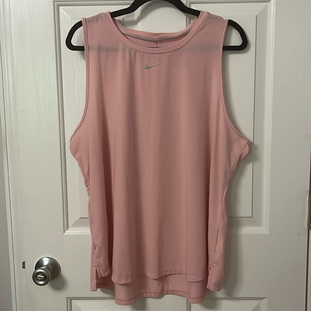 Women’s Nike DriFit pink Tank Top size 1X